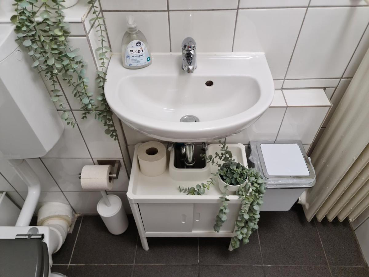 Schoene Ferienwohnung Im Zentrum Mit Self Check-In Und Free Wifi Есен Екстериор снимка